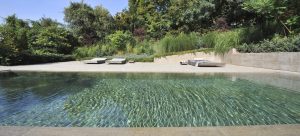 Poolumranung aus Naturstein