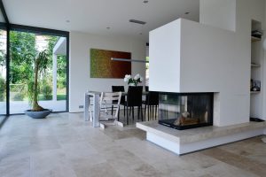 Bodenplatten aus Bauhaus Travertin von TRACO