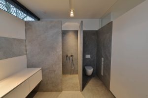 Dusche Bodenplatten Trittplatten Verkleidungsplatten aus Kohlplatter Muschelkalk von TRACO