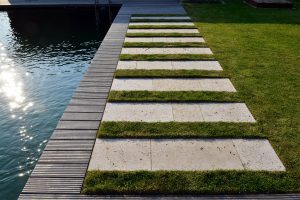 Gartenplatten aus Travertin von TRACO