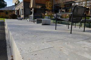 Terrassenplatten - Bodenplatten aus Limes Dolomit® von TRACO