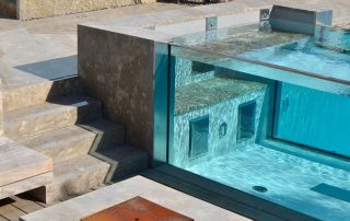 Naturstein Poolverkleidungl, Terrassenplatten, Feuerstelle und Blockstufen aus Limes Dolomit®