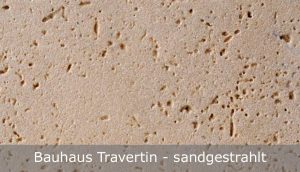 Bauhaus Travertin mit sandgestrahlter Oberfläche